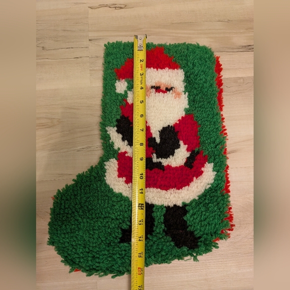 Vintage Latch Hook Christmas Stockings - Picture 5 of 8